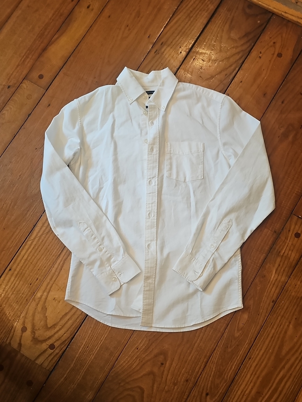 GAP Men's White Button-Down Casual Shirt